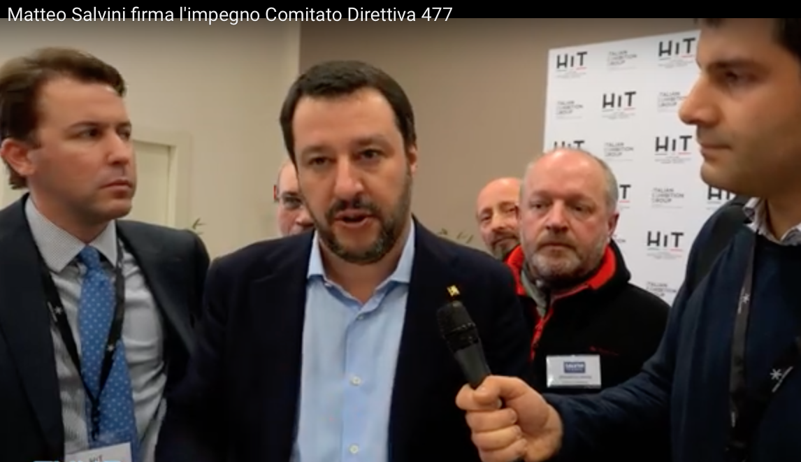 Forza Italia in tour e Salvini con gli amanti delle armi: la legittima difesa diventa ‘mano libera per sparare’